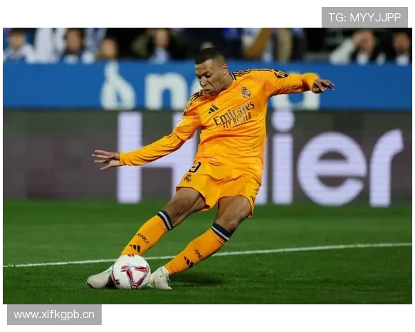 姆巴佩对阵皇马关键比赛回顾:转会前后的表现变化 姆巴佩对阵皇马关键比赛回顾:转会前后的表现变化