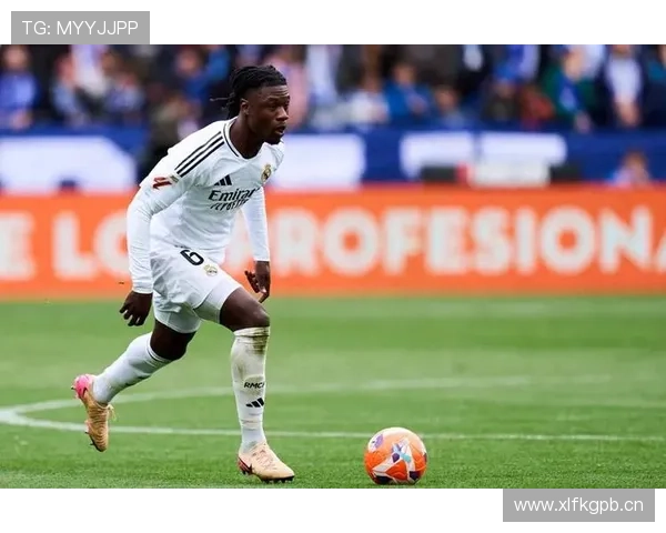 卡马文加位置不固定：战术适配还是体系隐患？