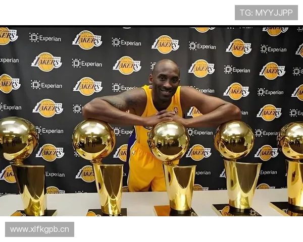 科比关键时刻连续得分拉开差距超越詹姆斯成季后赛核心